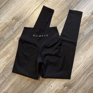 NWOT balance athletica the cloud leggings